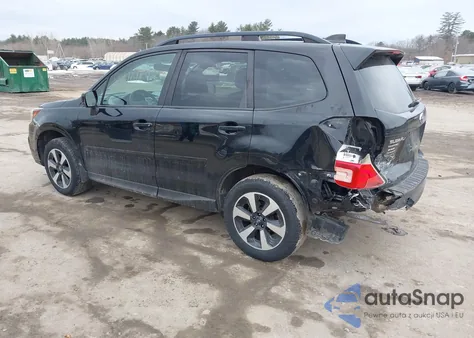 2017 Subaru Forester 2.5I Premium z USA, uszkodzony, nr VIN JF2SJAEC6HH542538